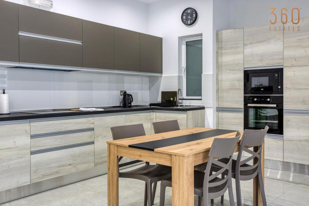 A Lovely 1Br Home With Balcony Just Off The Coast By 360 Estates Сент Джулианс Экстерьер фото