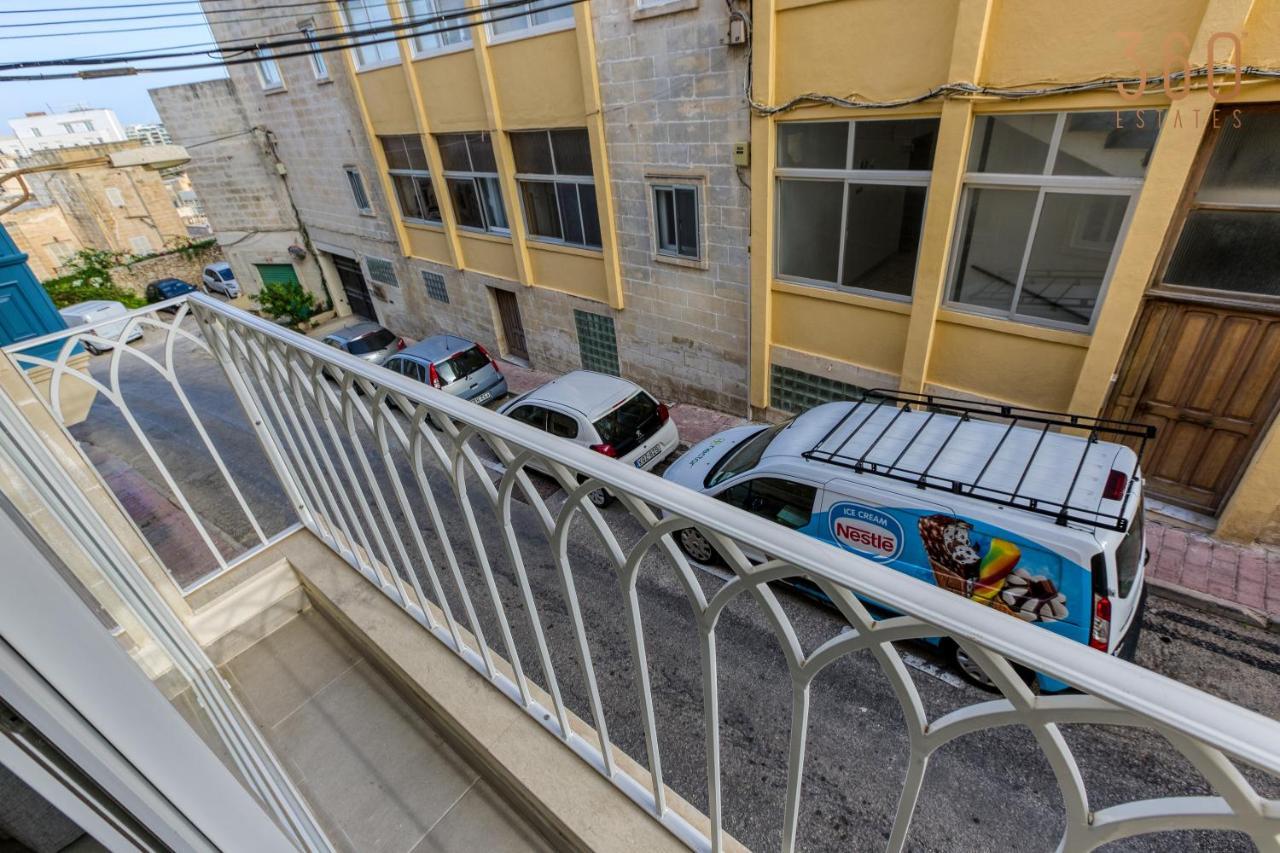 A Lovely 1Br Home With Balcony Just Off The Coast By 360 Estates Сент Джулианс Экстерьер фото