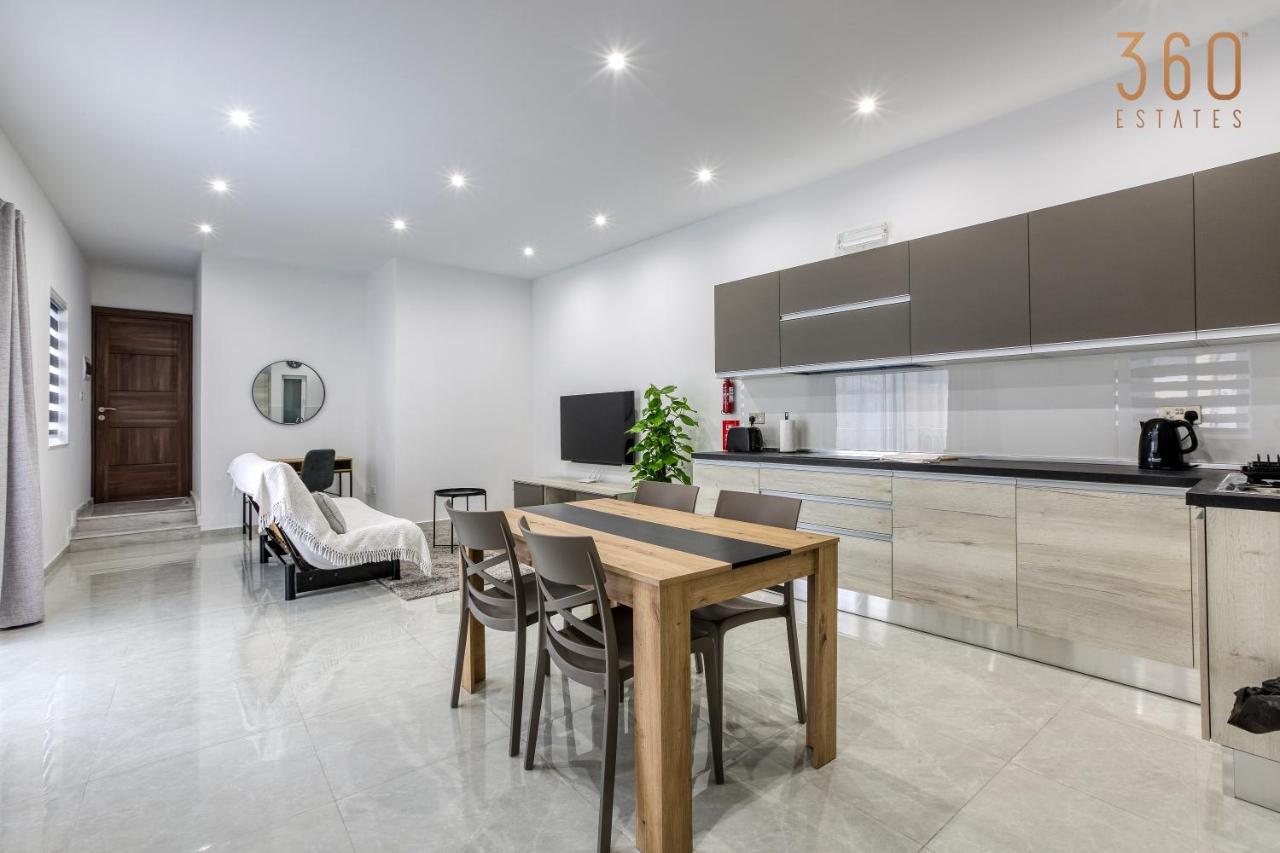 A Lovely 1Br Home With Balcony Just Off The Coast By 360 Estates Сент Джулианс Экстерьер фото