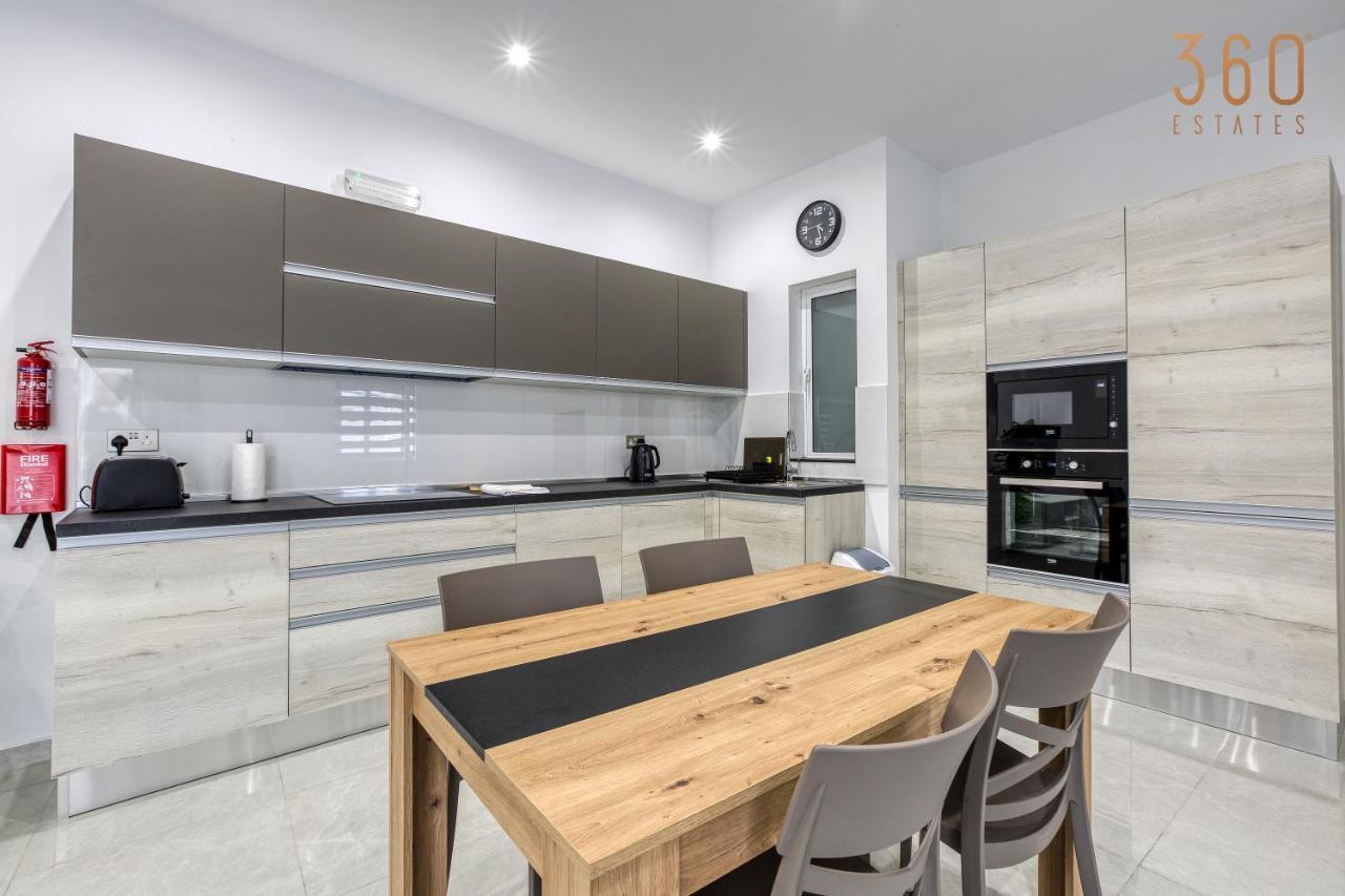 A Lovely 1Br Home With Balcony Just Off The Coast By 360 Estates Сент Джулианс Экстерьер фото