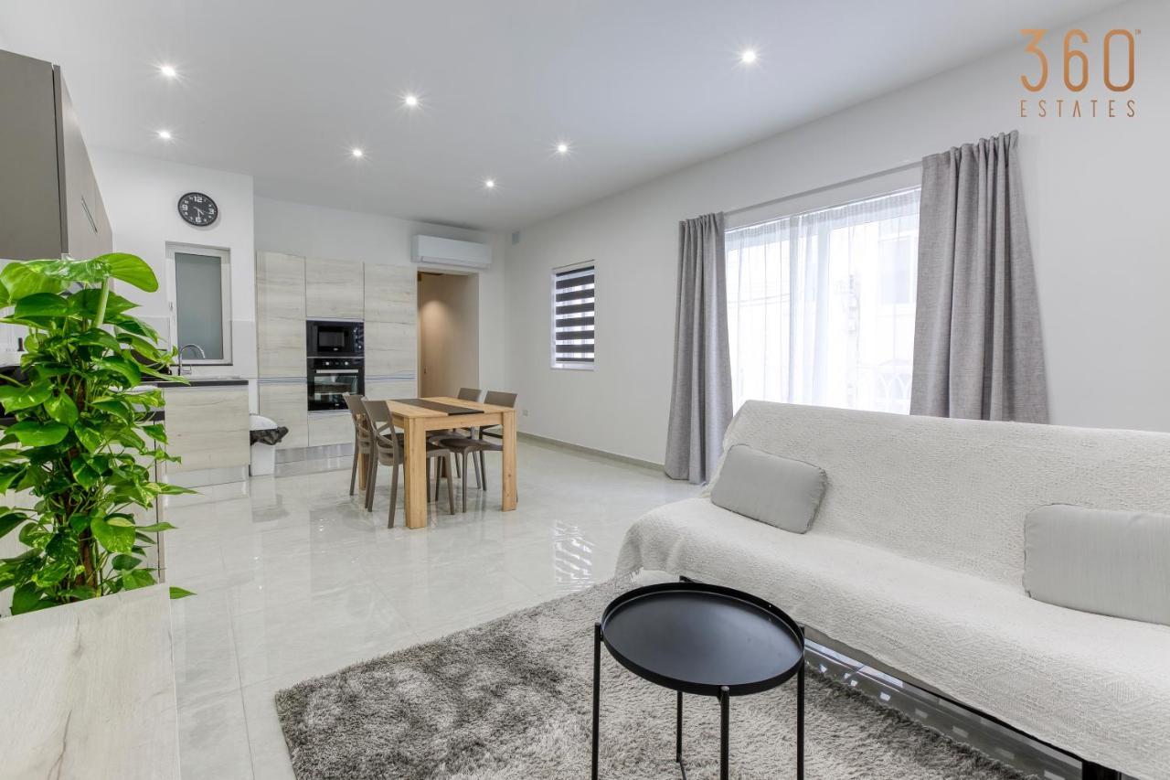 A Lovely 1Br Home With Balcony Just Off The Coast By 360 Estates Сент Джулианс Экстерьер фото